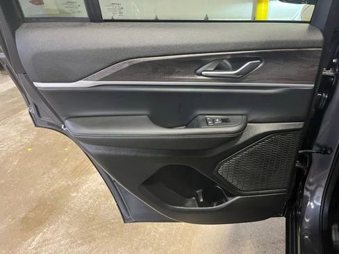 Used 2025 Jeep Grand Cherokee Limited w/ Trailer Tow Package image 26