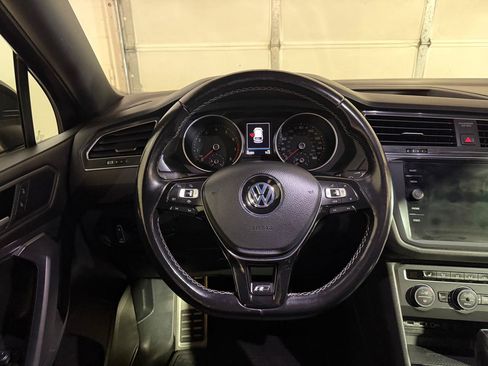 Used 2020 Volkswagen Tiguan SE R-Line w/ 3rd Row Seat Package AWD/4WD image 15