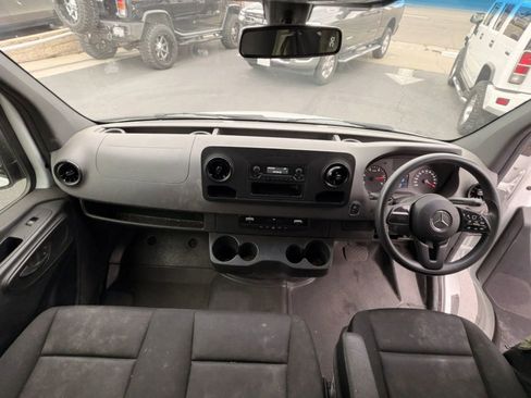 Used 2023 Mercedes-Benz Sprinter 2500 image 18