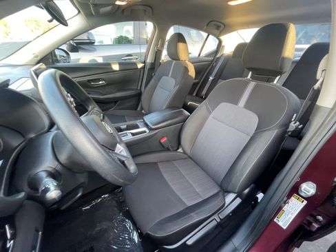 Used 2025 Nissan Sentra SV image 41
