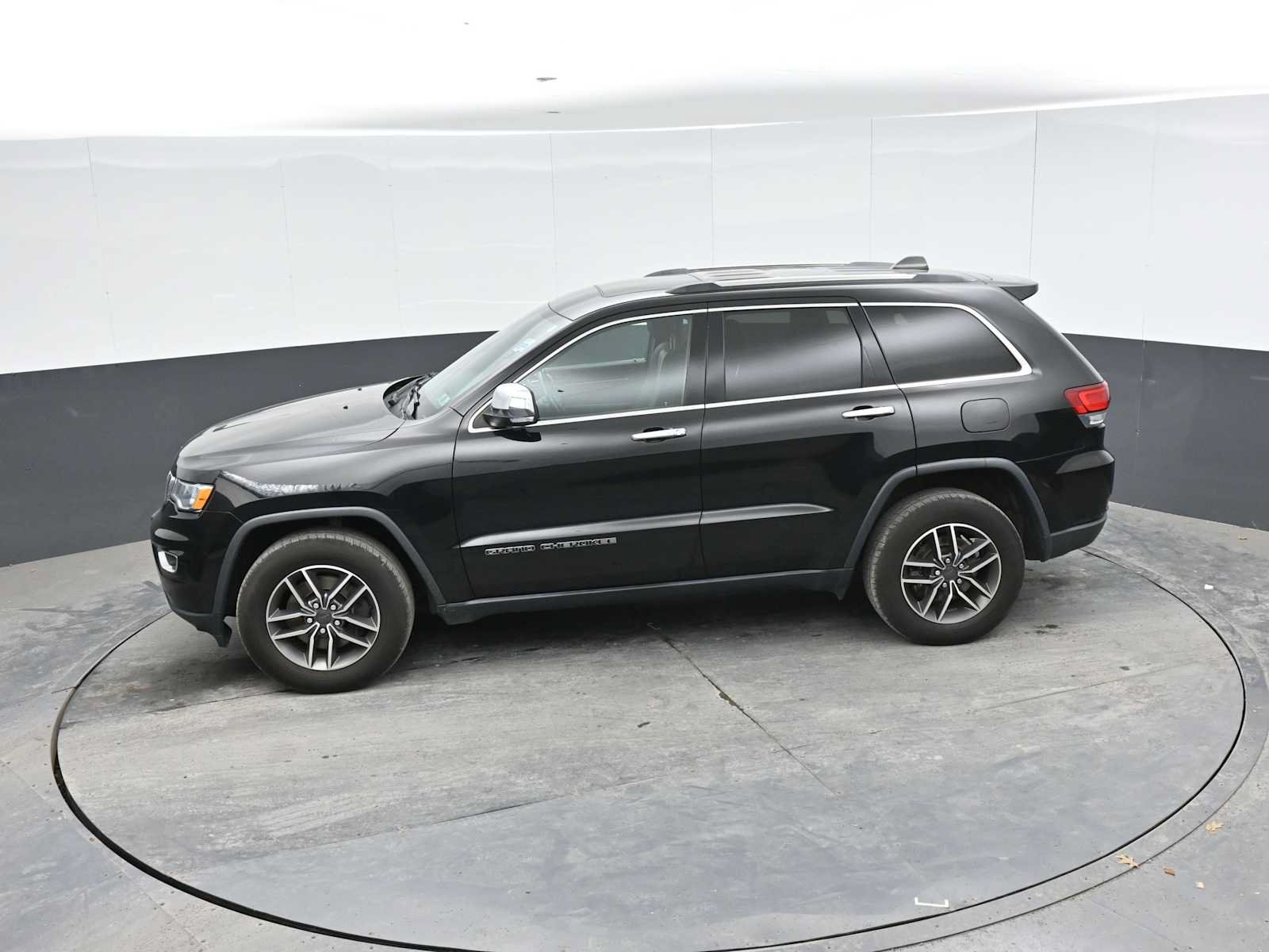 Used 2021 Jeep Grand Cherokee Limited w/ Trailer Tow Group IV AWD/4WD image 32