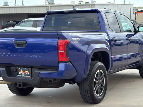 Certified 2025 Toyota Tacoma TRD Sport AWD/4WD image 5