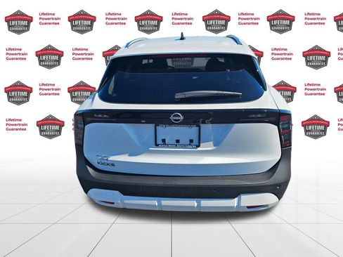 New 2026 Nissan Kicks SV image 8