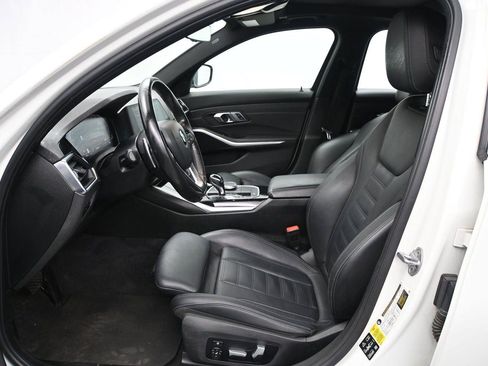 Used 2019 BMW 330i xDrive Sedan w/ Premium Package AWD/4WD image 6