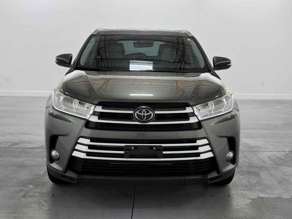 Used 2018 Toyota Highlander XLE AWD/4WD image 3