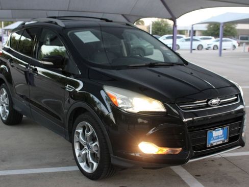 Used 2014 Ford Escape Titanium w/ Equipment Group 401A AWD/4WD image 8