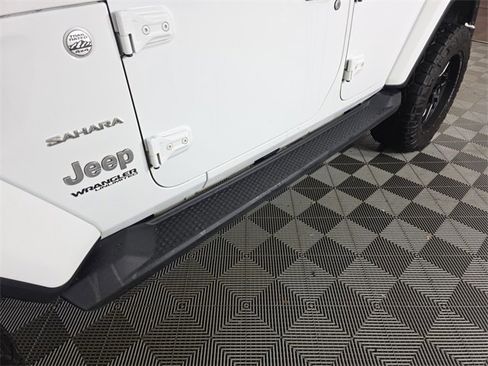 Used 2019 Jeep Wrangler Unlimited Sahara image 10