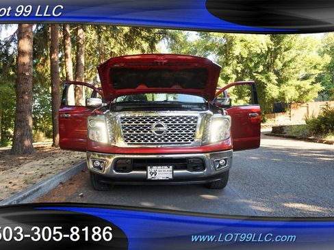 Used 2017 Nissan Titan SL image 29