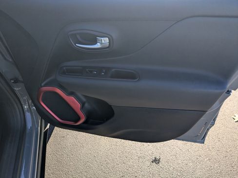 Certified 2022 Jeep Renegade Trailhawk w/ Sun/Sound Group image 31