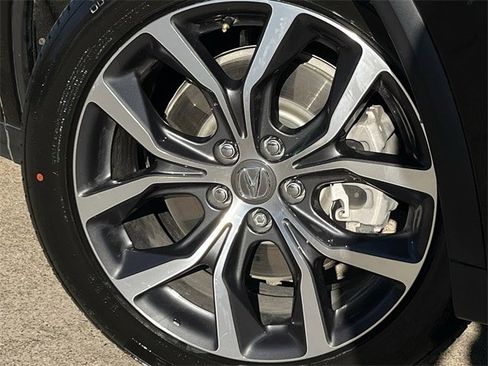 Certified 2023 Acura MDX FWD w/ Technology Package image 9