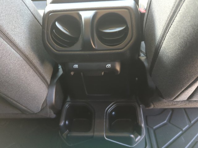 Certified 2025 Jeep Gladiator Sport AWD/4WD image 21