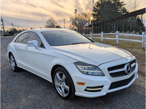 Used 2013 Mercedes-Benz CLS 550 4MATIC w/ Premium I Pkg image 3
