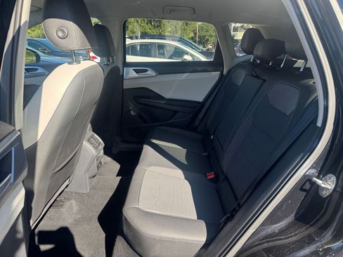 Used 2025 Volkswagen Taos SE image 25