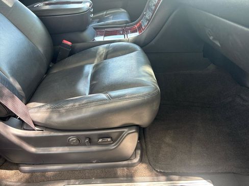 Used 2014 Cadillac Escalade Luxury AWD/4WD image 21
