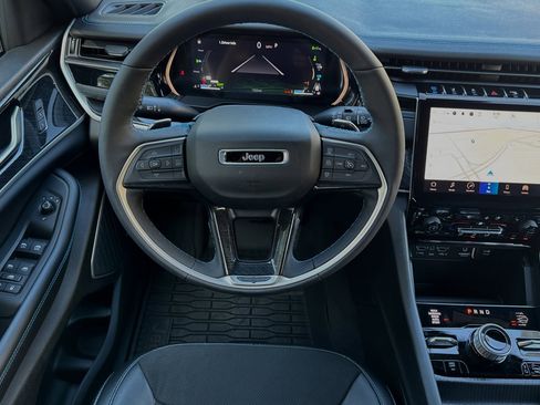 New 2023 Jeep Grand Cherokee Trailhawk w/ Advanced Protech Group II image 13