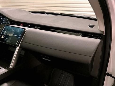 Certified 2025 Land Rover Discovery Sport S image 25
