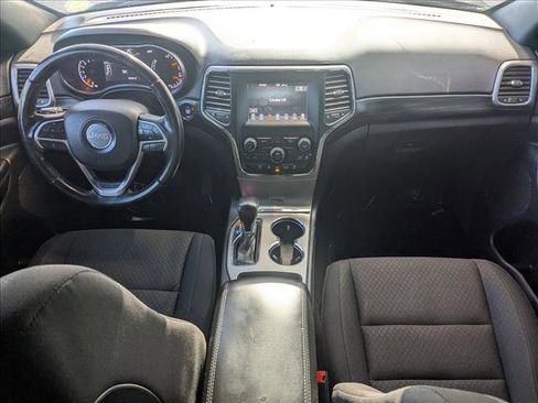 Used 2020 Jeep Grand Cherokee Laredo image 17