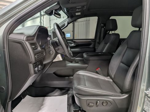Used 2023 Chevrolet Suburban Z71 w/ Luxury Package AWD/4WD image 16