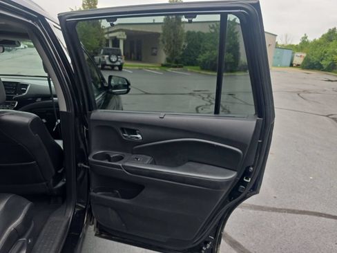 Used 2019 Honda Pilot Touring image 37