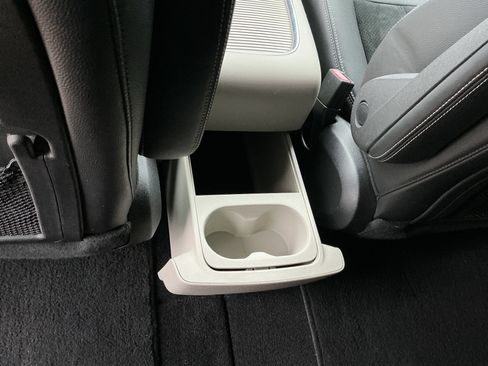 Used 2016 Dodge Grand Caravan SXT image 28