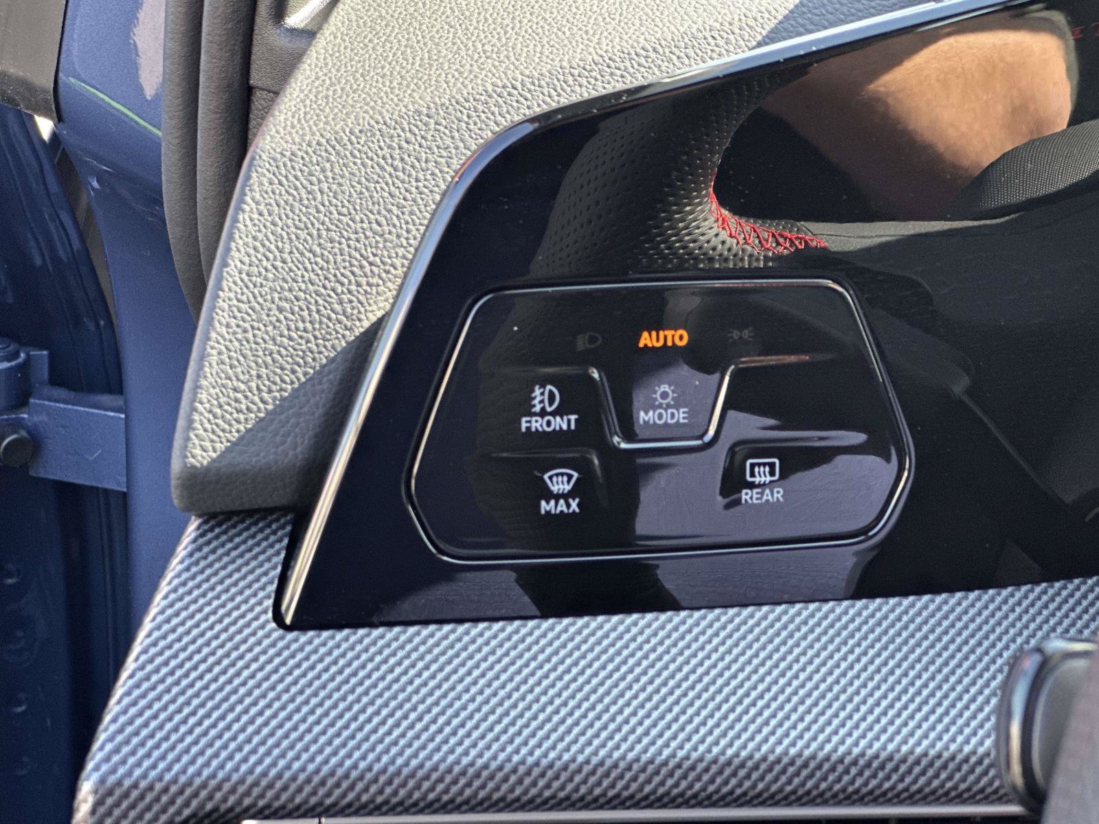 New 2026 Volkswagen GTI SE FWD image 18