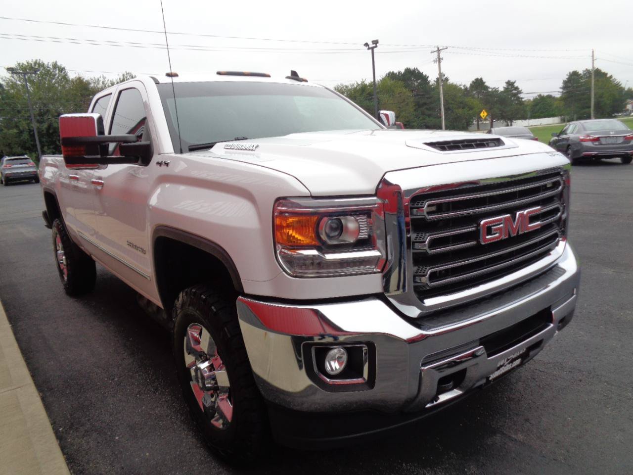 Used 2017 GMC Sierra 2500 SLT AWD/4WD image 4