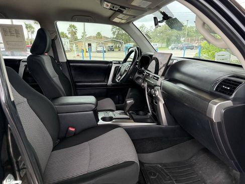 Used 2016 Toyota 4Runner SR5 RWD image 11