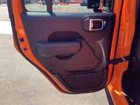 New 2025 Jeep Gladiator Sport image 25