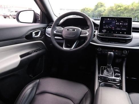 Used 2025 Jeep Compass Limited AWD/4WD image 22