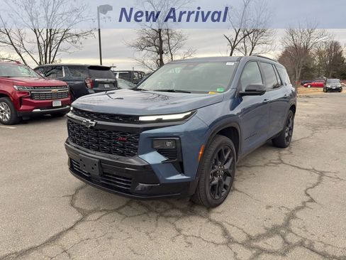 Certified 2024 Chevrolet Traverse RS image 1
