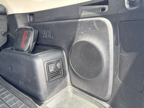 Used 2022 Toyota 4Runner Limited AWD/4WD image 17