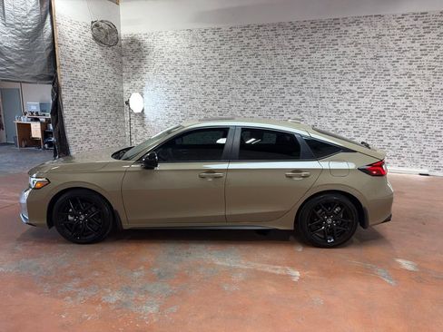 Used 2025 Honda Civic Sport image 4