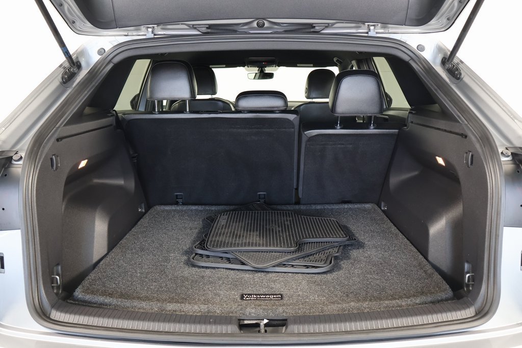 Used 2022 Volkswagen Atlas Cross Sport SE FWD image 14