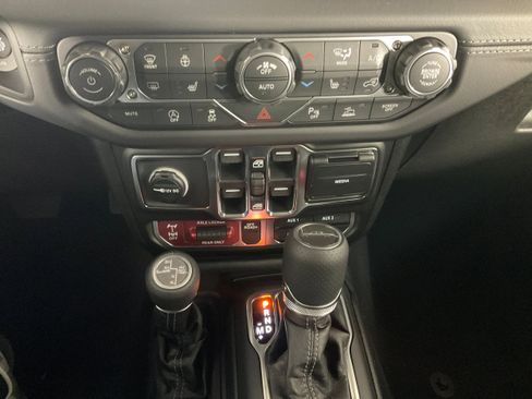 New 2026 Jeep Gladiator Mojave image 15