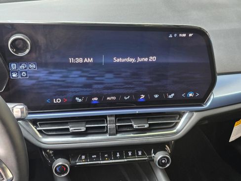 Used 2025 Chevrolet Equinox EV LT w/ LPO, Blackout Package FWD image 19