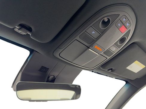 Used 2025 Genesis G70 2.5T image 70