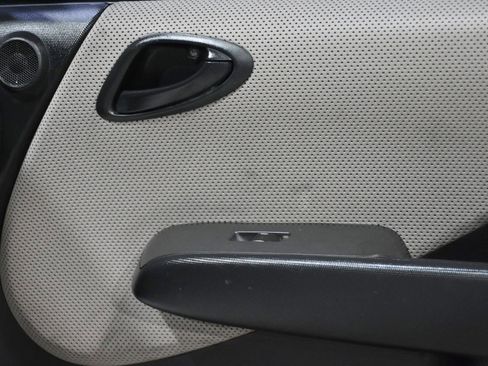 Used 2007 Honda Fit Sport image 40