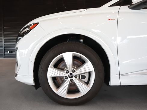 Used 2024 Audi Q4 e-tron Premium Plus w/ Premium Plus image 4