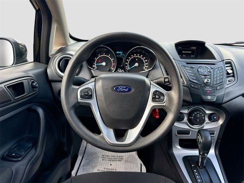 Used 2018 Ford Fiesta SE image 22