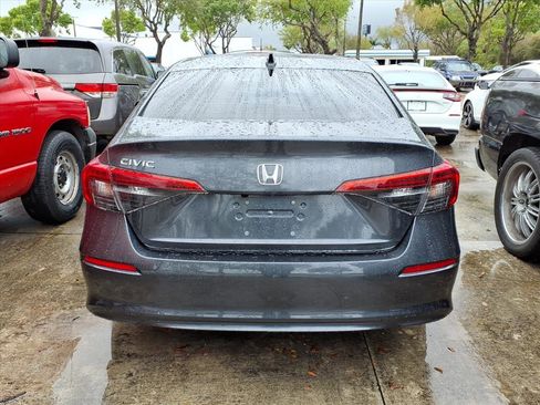 Used 2023 Honda Civic EX image 10