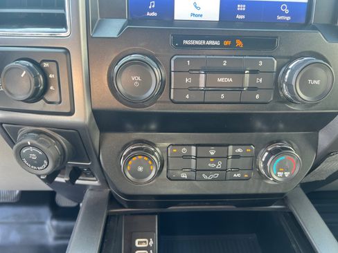 Used 2020 Ford F150 XLT w/ Heavy-Duty Payload Package AWD/4WD image 21