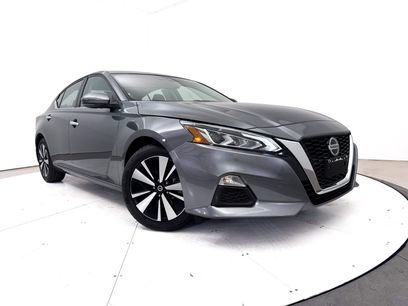Used 2021 Nissan Altima 2.5 SV w/ SV Premium Package