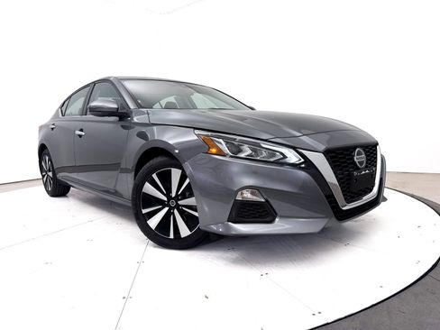 Used 2021 Nissan Altima 2.5 SV w/ SV Premium Package FWD image 1