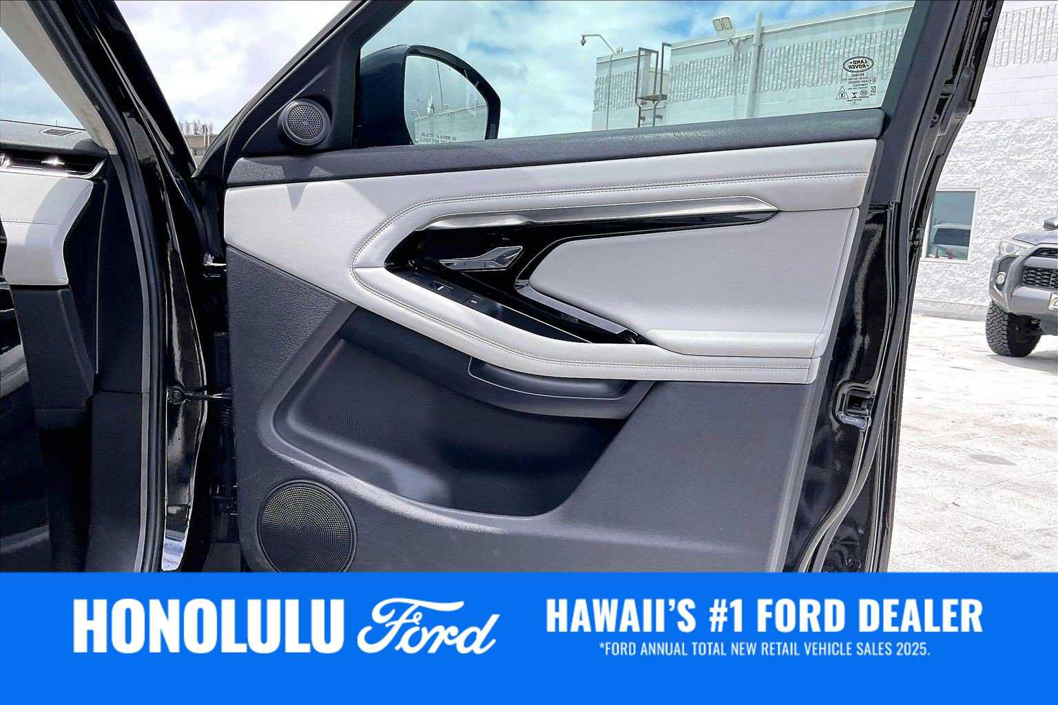 Used 2021 Land Rover Range Rover Evoque SE AWD/4WD image 27