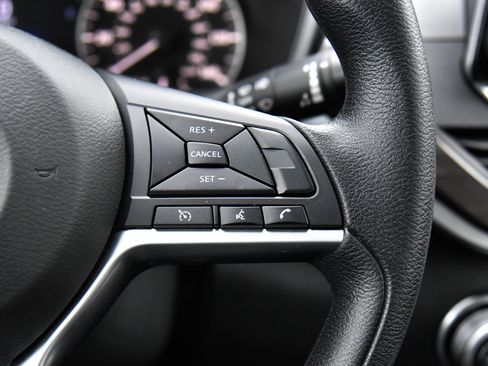 Used 2024 Nissan Altima 2.5 SV image 27