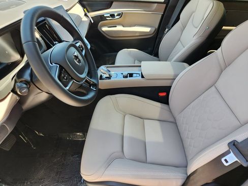 New 2026 Volvo XC90 B6 Plus w/ Protection Package Premier AWD/4WD image 4