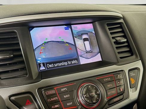 Used 2018 Nissan Pathfinder SL w/ Midnight Edition Package image 15