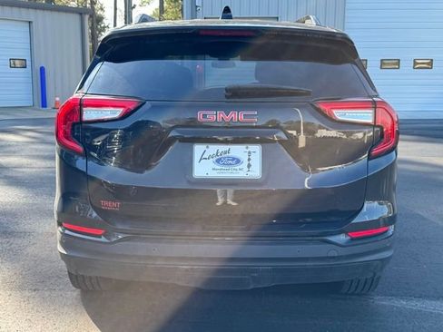 Used 2023 GMC Terrain SLE w/ Elevation Edition image 4