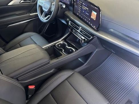 New 2026 Chevrolet Traverse LT w/ Enhanced Driving Package AWD/4WD image 18