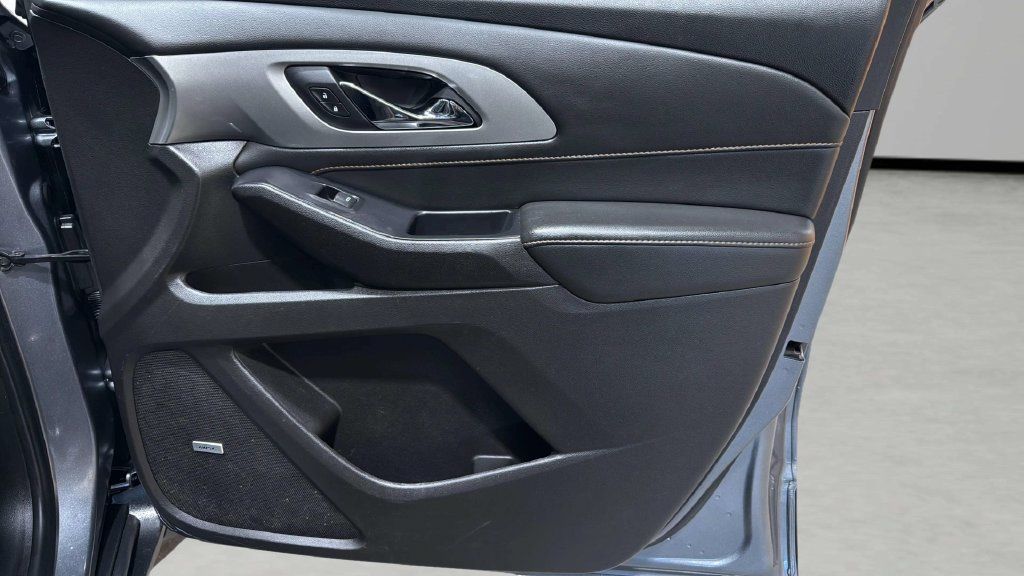 Used 2021 Chevrolet Traverse RS w/ LPO, Floor Liner Package AWD/4WD image 8